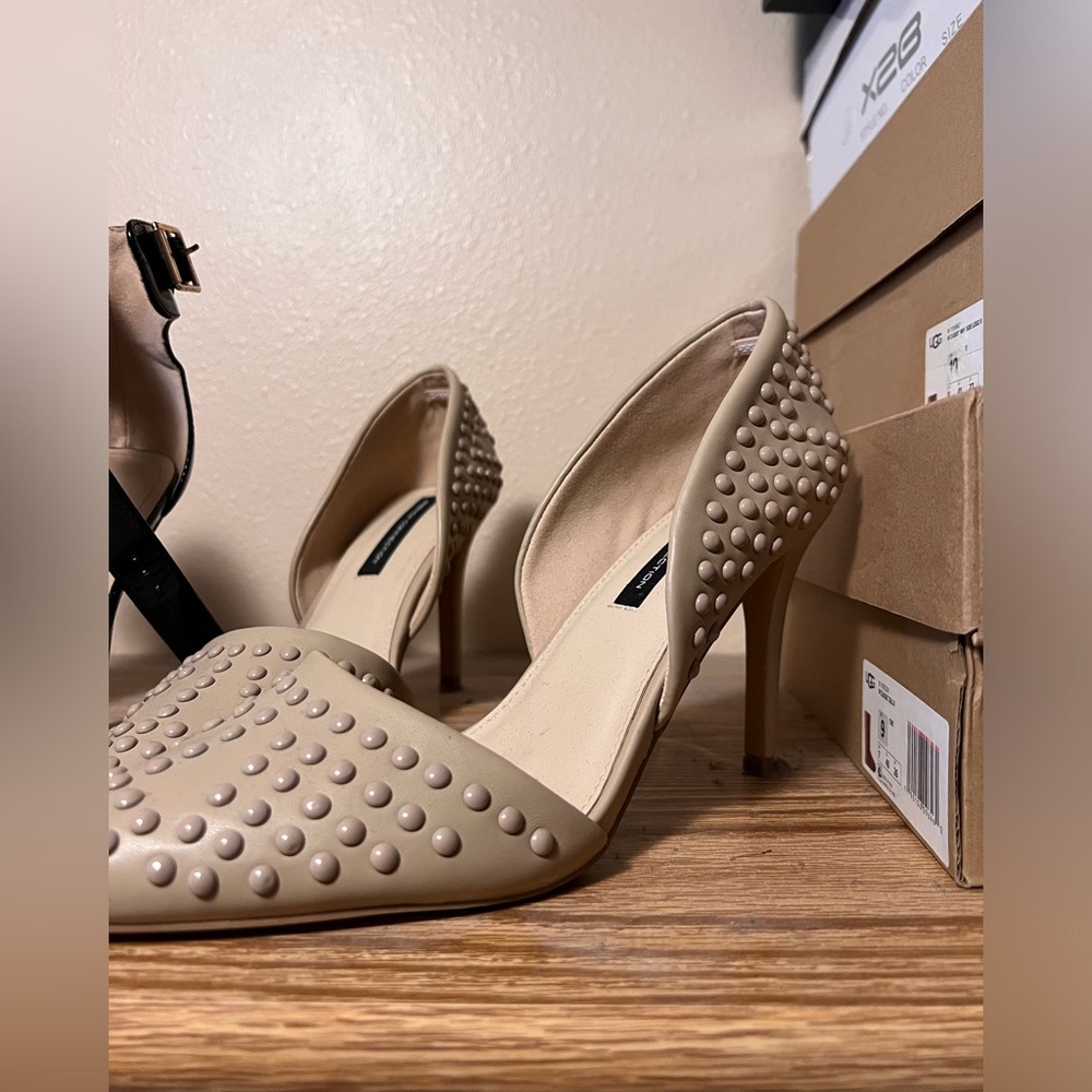 Chic Heels - Picture 3 of 3